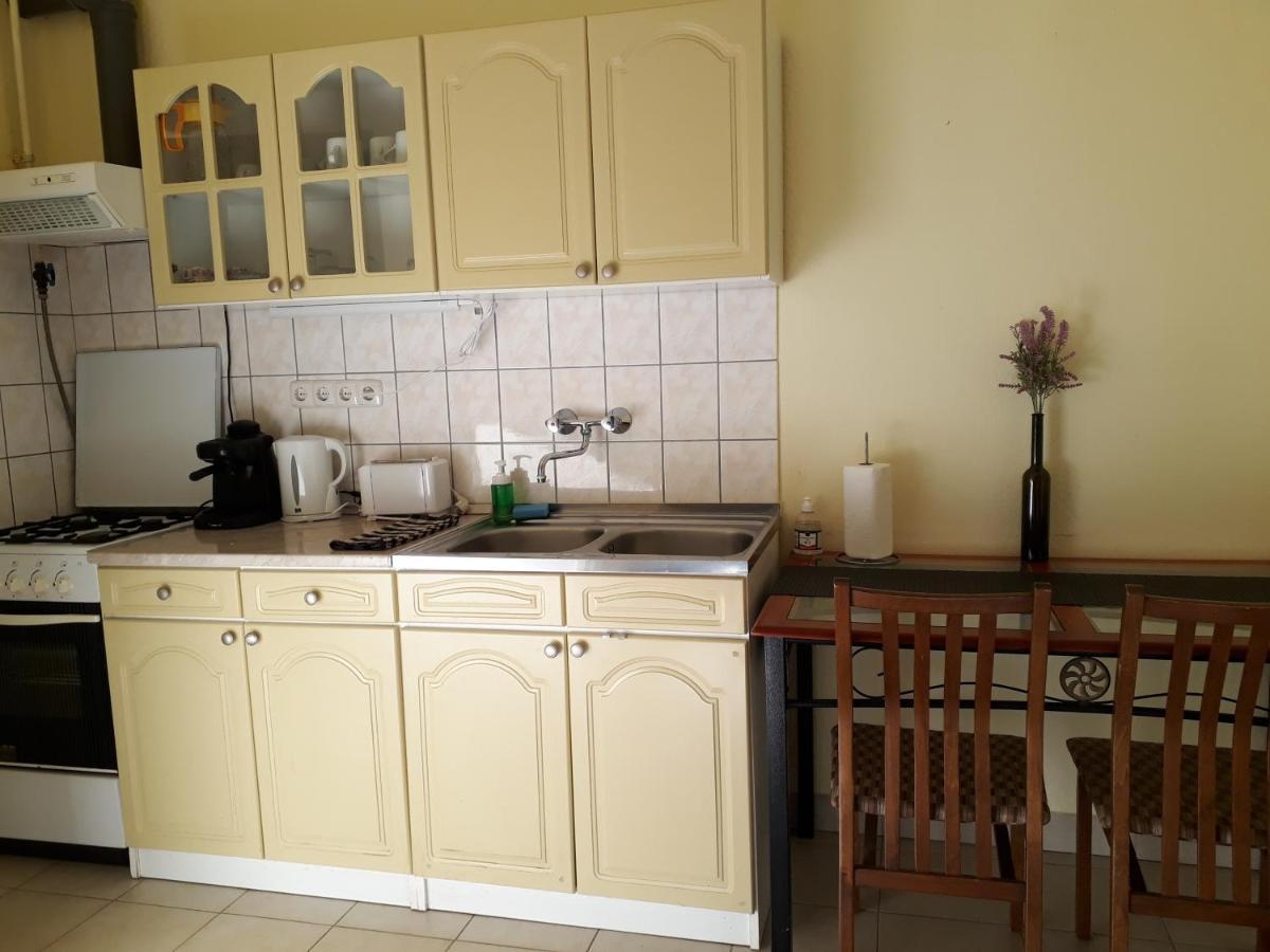 Oerveny Vendeghaz Hotell Tiszafüred Rom bilde